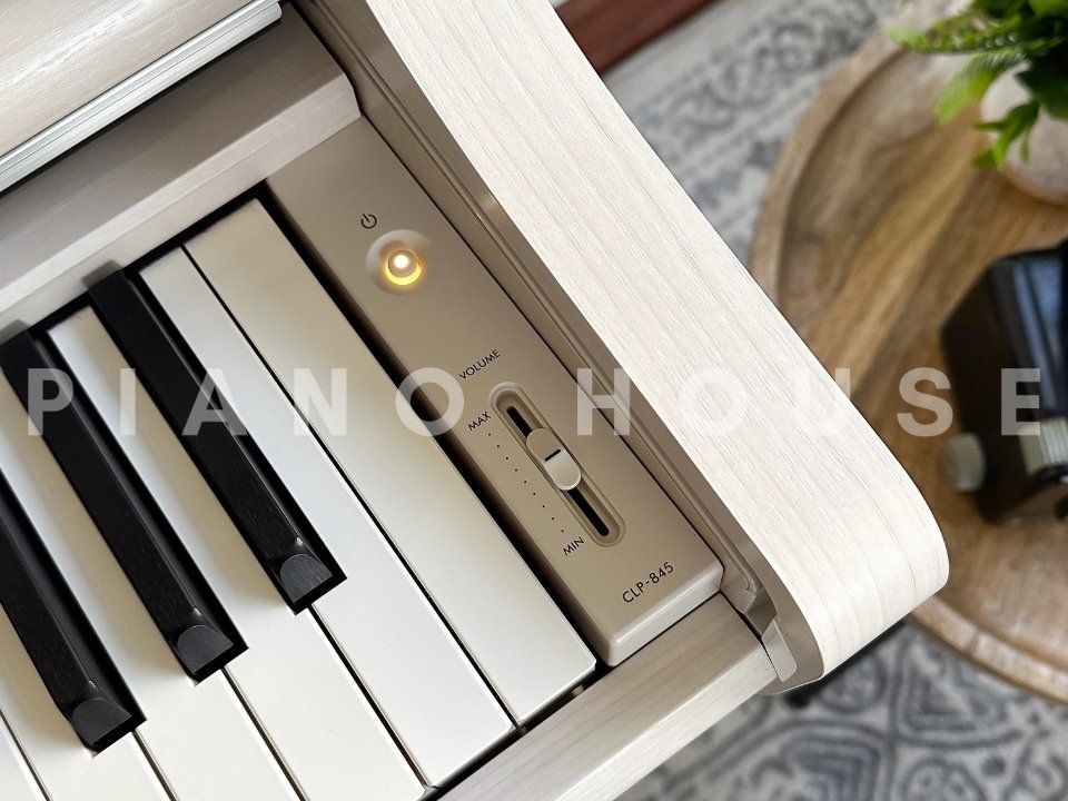 YAMAHA CLP-845 WB - Ảnh thực tế 8